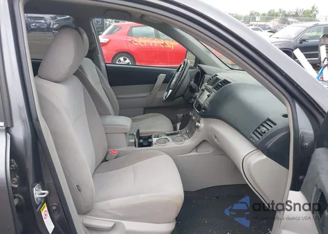 2013 Toyota Highlander из США, поврежденный, VIN 5TDZA3EH4DS037768